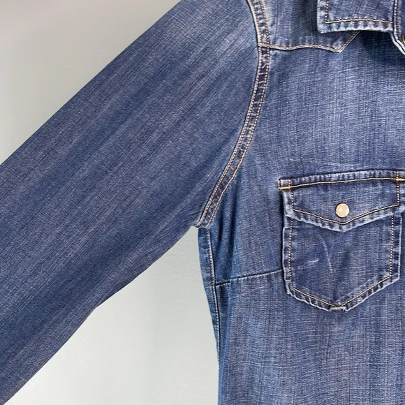 J. CREW Blue Denim Pearl Snap Shirt Medium Wash Distressed Preppy Western XS - Picture 7 of 11